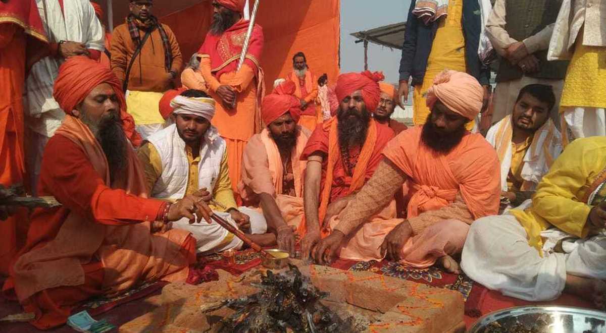 महानिर्वाणी अखाड़े की धर्म ध्वजा स्थापित, गौरवशाली रहा है यहां के धर्म योद्धाओं का इतिहास